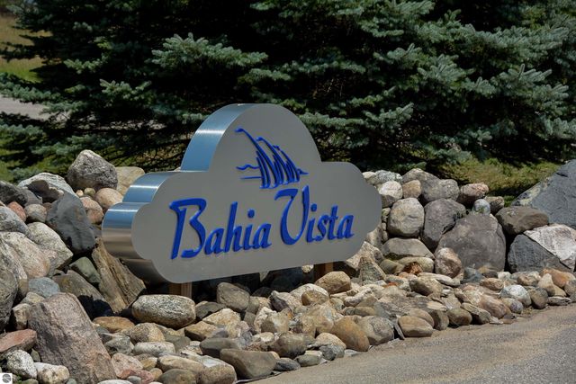 8271 E Boca Vista Trail, Traverse City, MI 49684