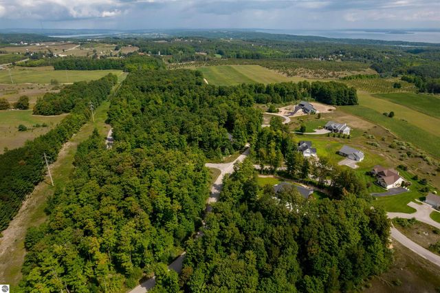 8271 E Boca Vista Trail, Traverse City, MI 49684