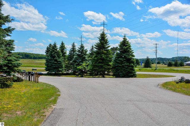 8271 E Boca Vista Trail, Traverse City, MI 49684