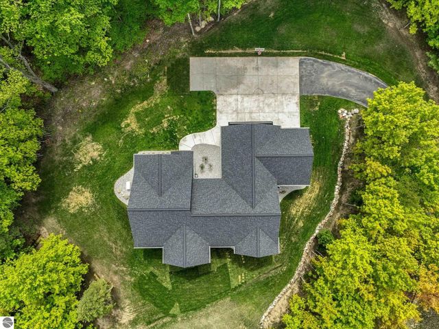 8271 E Boca Vista Trail, Traverse City, MI 49684