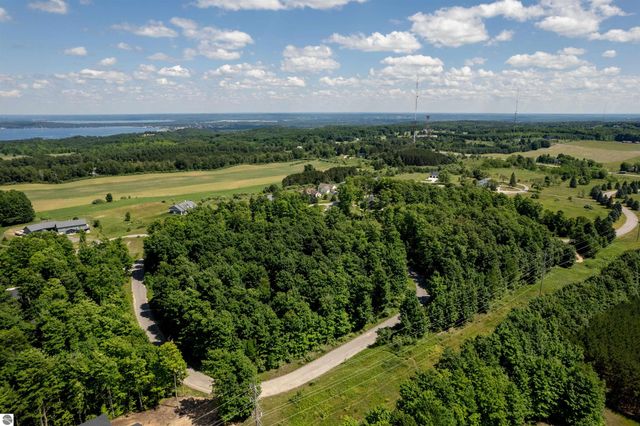 8271 E Boca Vista Trail, Traverse City, MI 49684