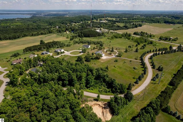 8271 E Boca Vista Trail, Traverse City, MI 49684