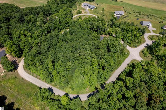 8271 E Boca Vista Trail, Traverse City, MI 49684