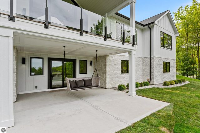 8271 E Boca Vista Trail, Traverse City, MI 49684