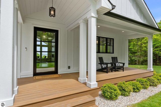 8271 E Boca Vista Trail, Traverse City, MI 49684