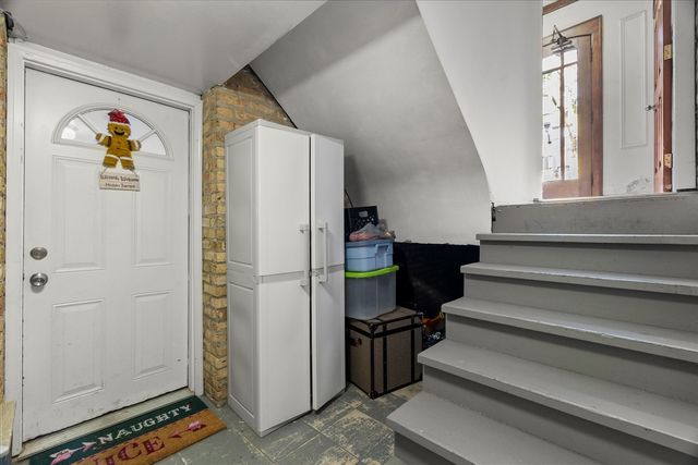 7431 N Hoyne Avenue G, Chicago, IL 60645