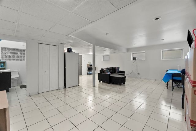 7431 N Hoyne Avenue G, Chicago, IL 60645