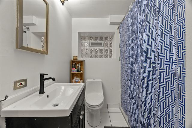 7431 N Hoyne Avenue G, Chicago, IL 60645