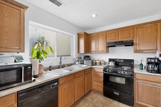 2916 Gault Trail SW, Albuquerque, NM 87121