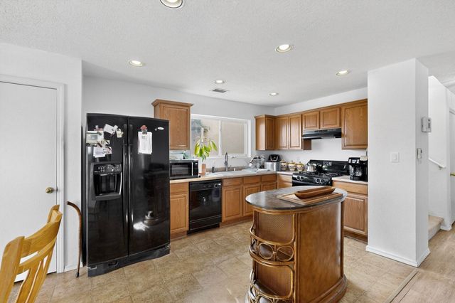 2916 Gault Trail SW, Albuquerque, NM 87121