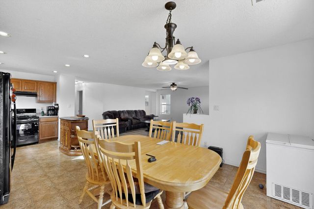 2916 Gault Trail SW, Albuquerque, NM 87121