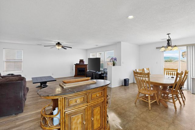 2916 Gault Trail SW, Albuquerque, NM 87121