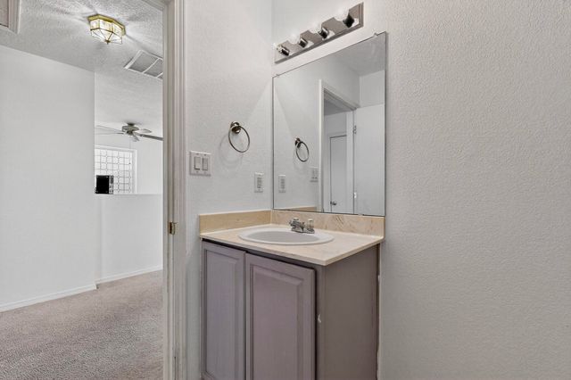 2916 Gault Trail SW, Albuquerque, NM 87121