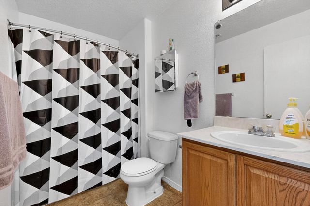 2916 Gault Trail SW, Albuquerque, NM 87121