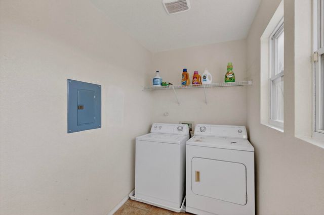 2916 Gault Trail SW, Albuquerque, NM 87121