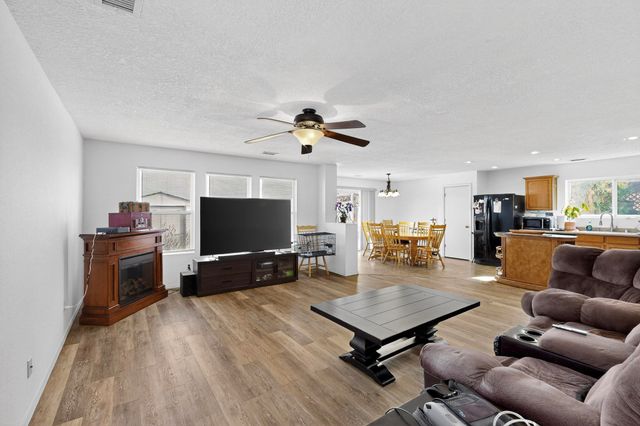 2916 Gault Trail SW, Albuquerque, NM 87121