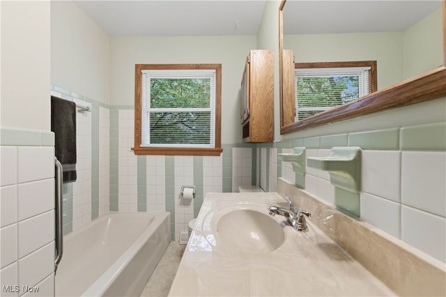 8271 Pheasant Avenue NW, North Canton, OH 44720