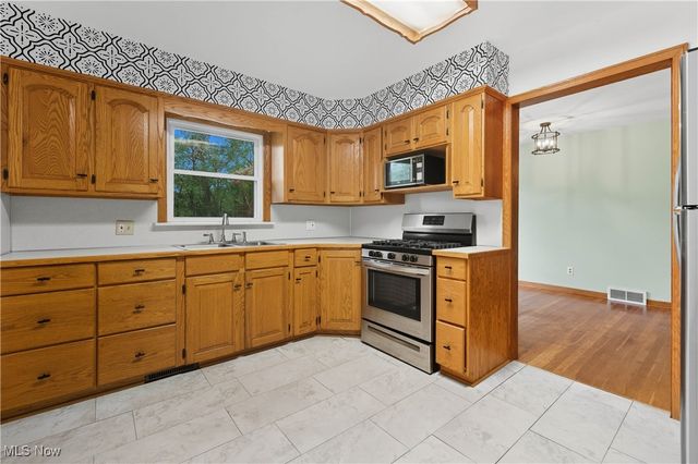 8271 Pheasant Avenue NW, North Canton, OH 44720