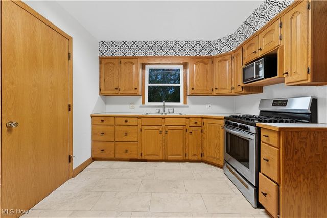 8271 Pheasant Avenue NW, North Canton, OH 44720