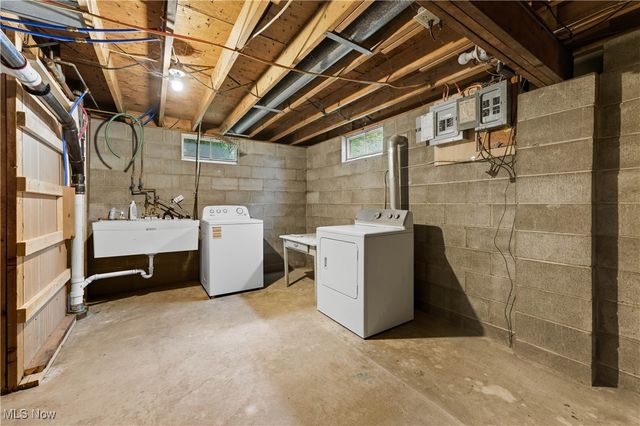 8271 Pheasant Avenue NW, North Canton, OH 44720