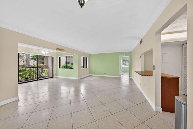 526 Shady Pine Way C1, Greenacres, FL 33415