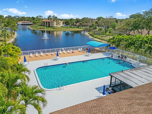 526 Shady Pine Way C1, Greenacres, FL 33415