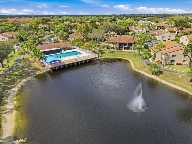 526 Shady Pine Way C1, Greenacres, FL 33415