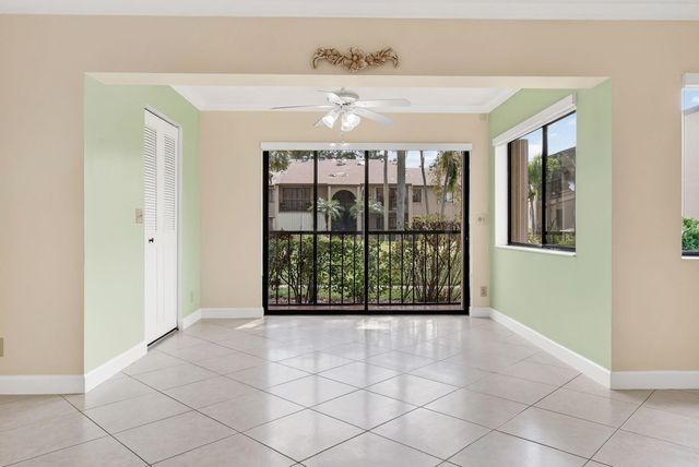 526 Shady Pine Way C1, Greenacres, FL 33415