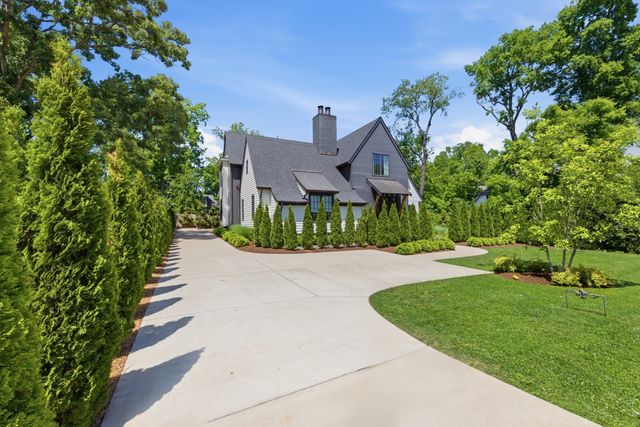 1138 Brookmeade Dr, Nashville, TN 37204