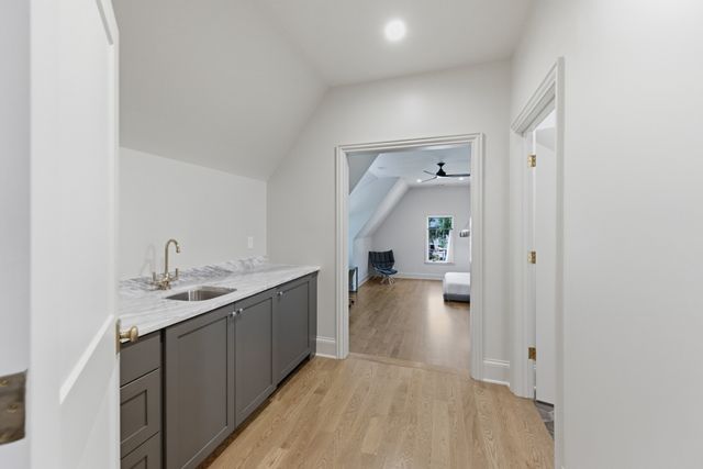 1138 Brookmeade Dr, Nashville, TN 37204