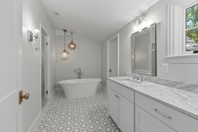 1138 Brookmeade Dr, Nashville, TN 37204