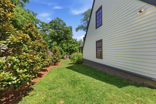 1138 Brookmeade Dr, Nashville, TN 37204