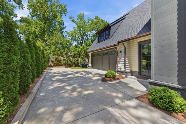 1138 Brookmeade Dr, Nashville, TN 37204