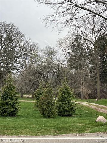 5840 Inkster Lot B Road, West Bloomfield, MI 48323