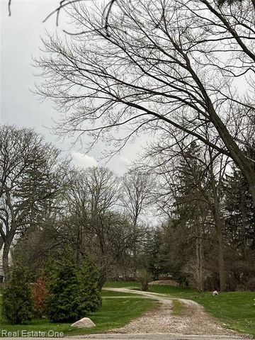 5840 Inkster Lot B Road, West Bloomfield, MI 48323