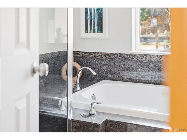 7012 Johnson Cir, Niwot, CO 80503