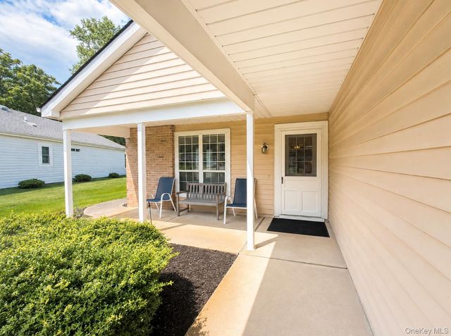 545 Stratford Lane, Ridge, NY 11961