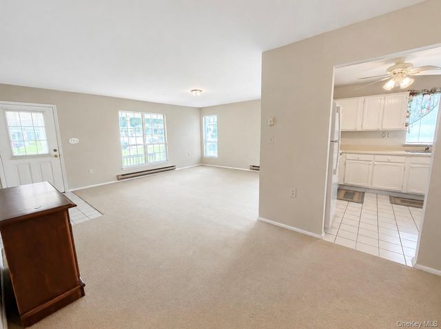 545 Stratford Lane, Ridge, NY 11961