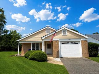 545 Stratford Lane, Ridge, NY 11961