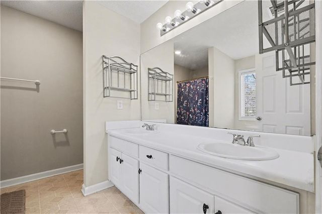 1133 Bradford Park Drive, Auburn, GA 30011