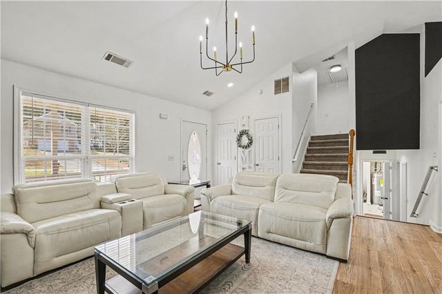 1133 Bradford Park Drive, Auburn, GA 30011