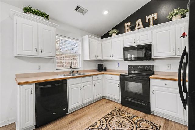 1133 Bradford Park Drive, Auburn, GA 30011