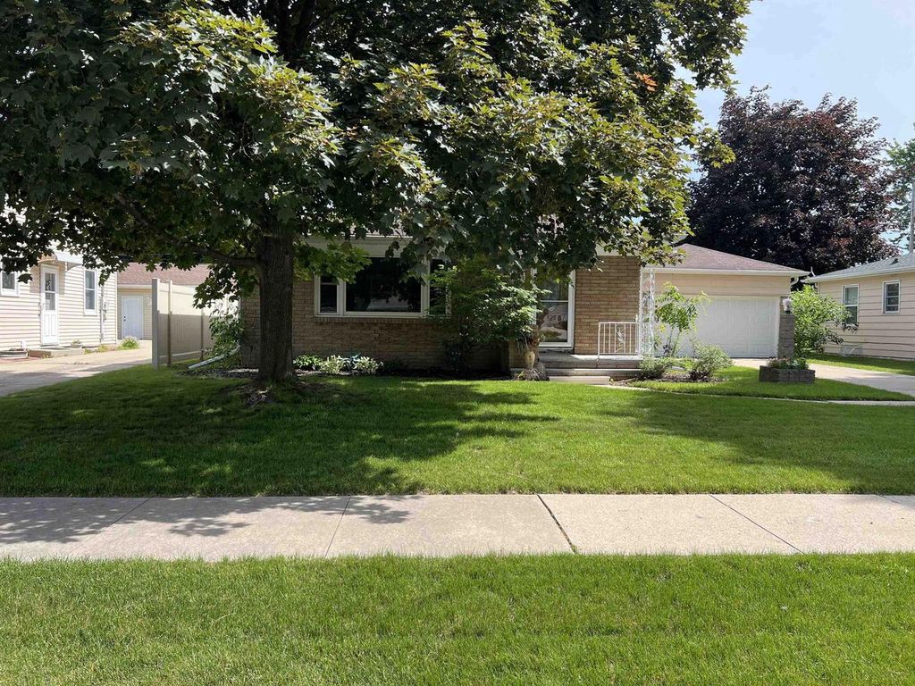 1673 JUNIPER DRIVE, Green Bay, WI 54302