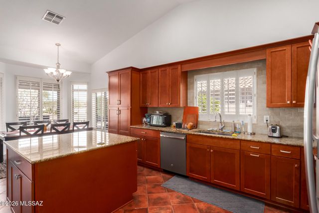 2587 E Dome Court, Green Valley, AZ 85614