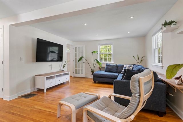 6 Edith Rd, Hudson, MA 01749