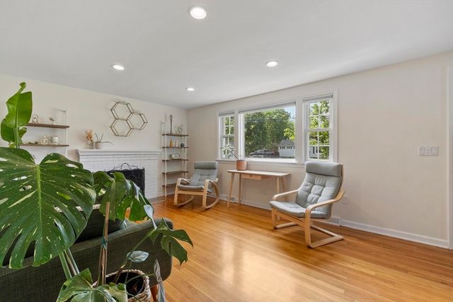 6 Edith Rd, Hudson, MA 01749