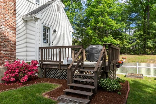 6 Edith Rd, Hudson, MA 01749