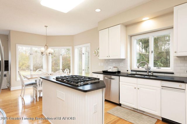 3835 River Cove Drive, Lansing, MI 48917