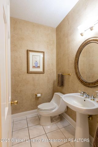 3835 River Cove Drive, Lansing, MI 48917