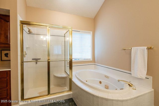 3835 River Cove Drive, Lansing, MI 48917